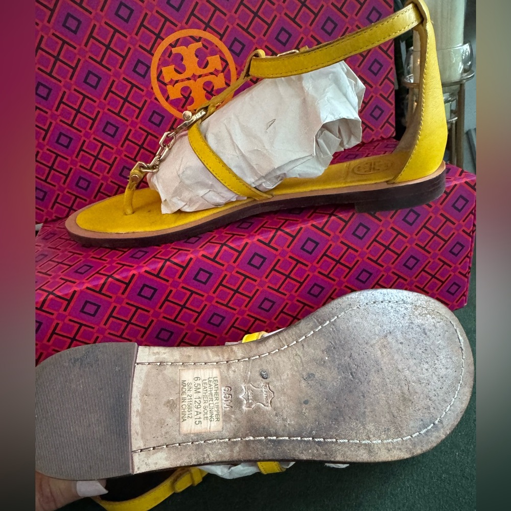 Tory Burch Yellow Leather Sandals | Size 6.5 💛 - Picture 5 of 11